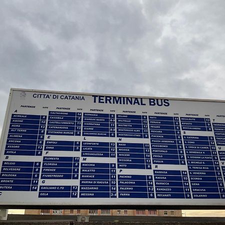 Binario 8 Catania Stazione Centrale Kültér fotó